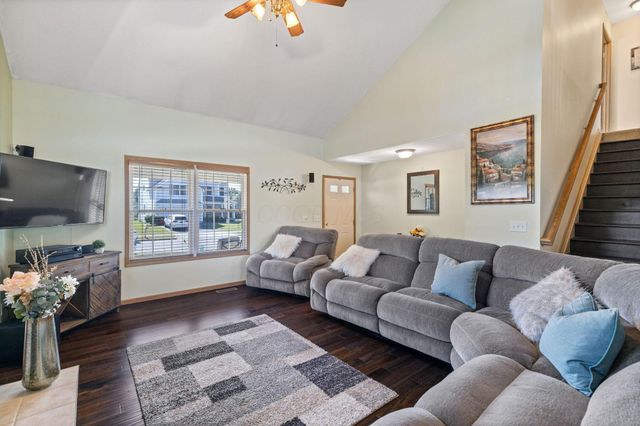 3175 Weeping Spruce Drive, Grove City, OH 43123