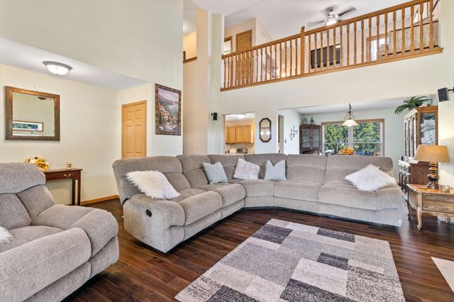 3175 Weeping Spruce Drive, Grove City, OH 43123