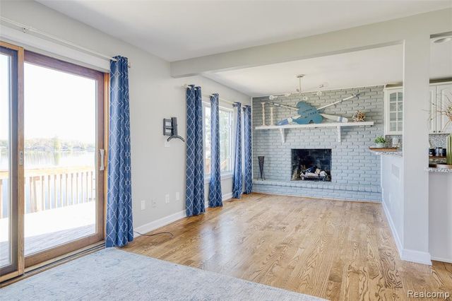 10094 Elizabeth Lake Road, White Lake, MI 48386
