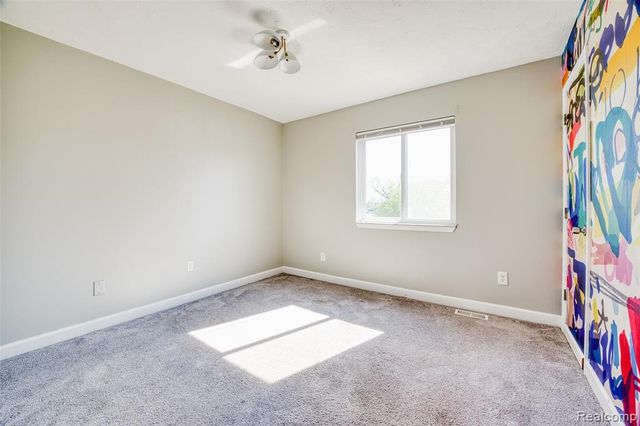 10094 Elizabeth Lake Road, White Lake, MI 48386