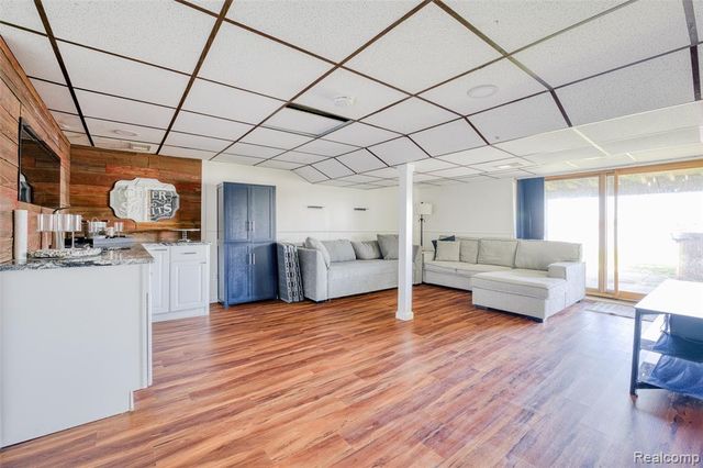 10094 Elizabeth Lake Road, White Lake, MI 48386