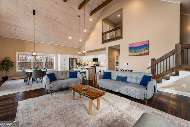 1016 Twisted Oak Road, Talking Rock, GA 30175