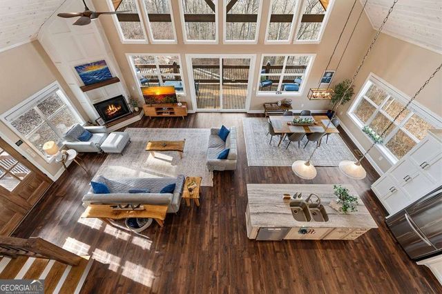 1016 Twisted Oak Road, Talking Rock, GA 30175