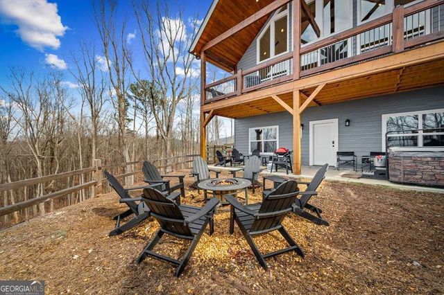 1016 Twisted Oak Road, Talking Rock, GA 30175