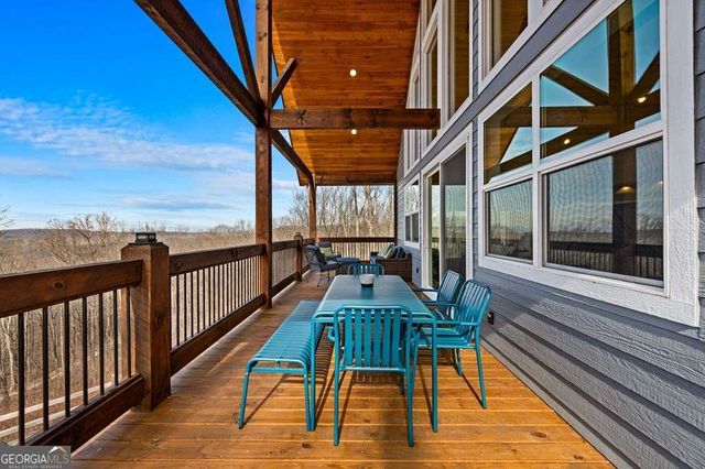 1016 Twisted Oak Road, Talking Rock, GA 30175