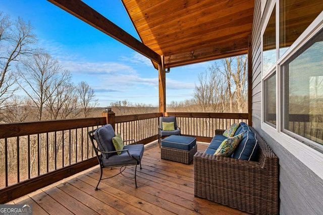 1016 Twisted Oak Road, Talking Rock, GA 30175