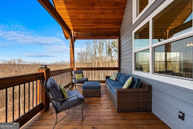 1016 Twisted Oak Road, Talking Rock, GA 30175