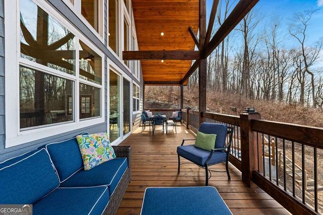 1016 Twisted Oak Road, Talking Rock, GA 30175