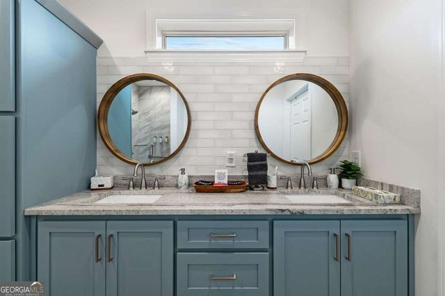 1016 Twisted Oak Road, Talking Rock, GA 30175