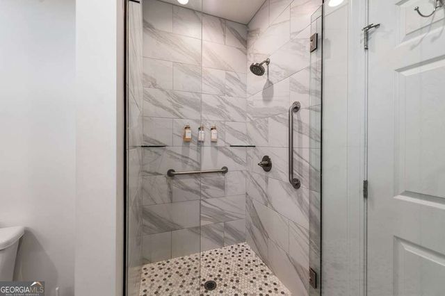 1016 Twisted Oak Road, Talking Rock, GA 30175