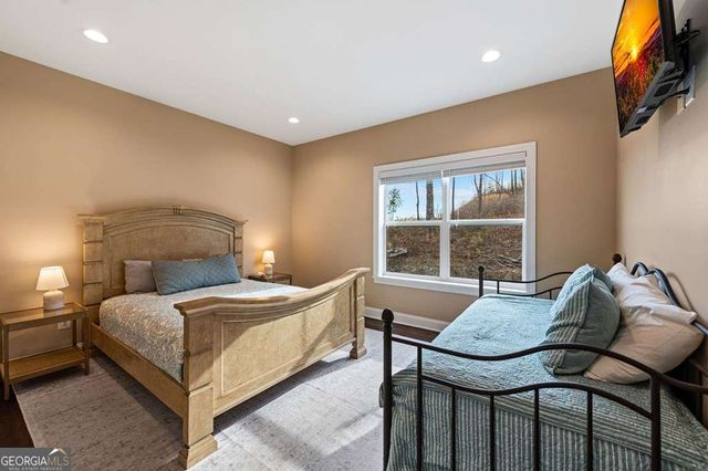 1016 Twisted Oak Road, Talking Rock, GA 30175