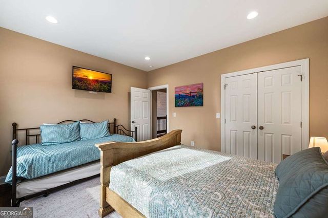 1016 Twisted Oak Road, Talking Rock, GA 30175