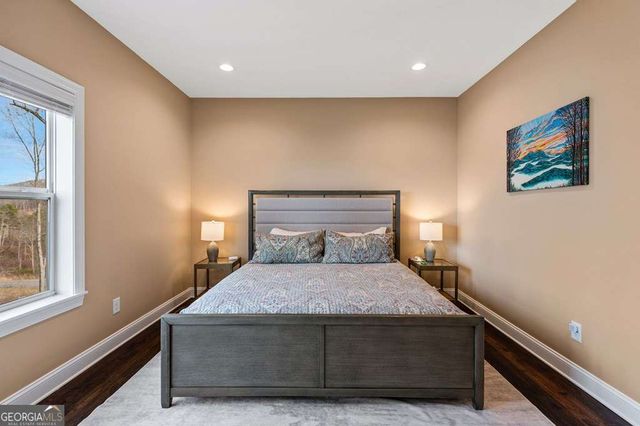 1016 Twisted Oak Road, Talking Rock, GA 30175