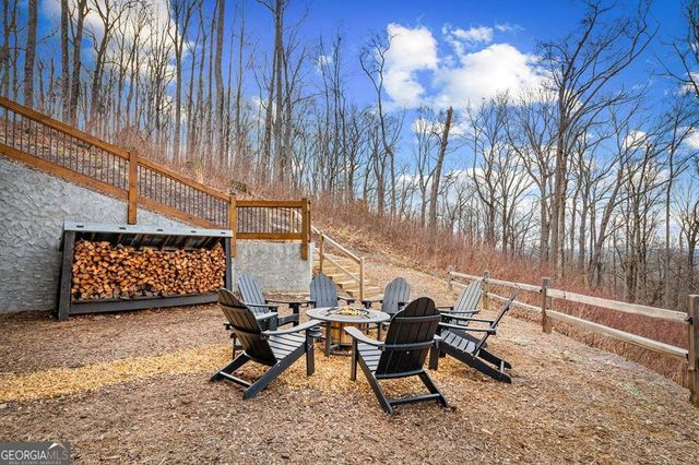 1016 Twisted Oak Road, Talking Rock, GA 30175