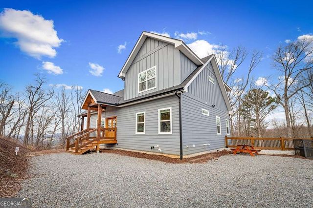 1016 Twisted Oak Road, Talking Rock, GA 30175