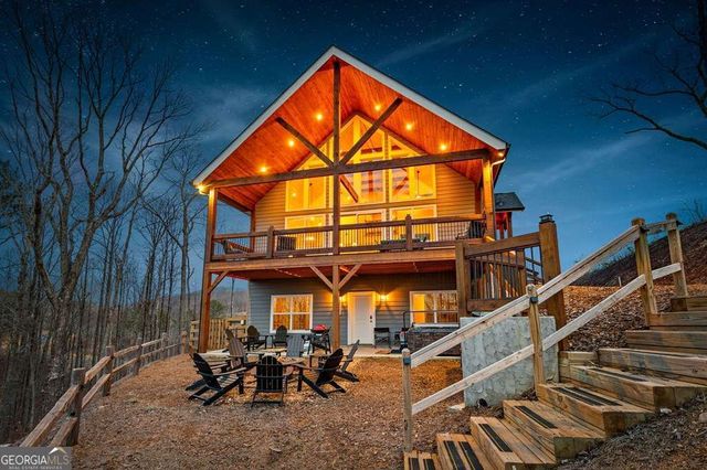 1016 Twisted Oak Road, Talking Rock, GA 30175