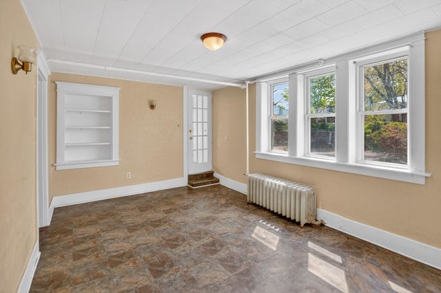 439 W Columbia Avenue, Battle Creek, MI 49015