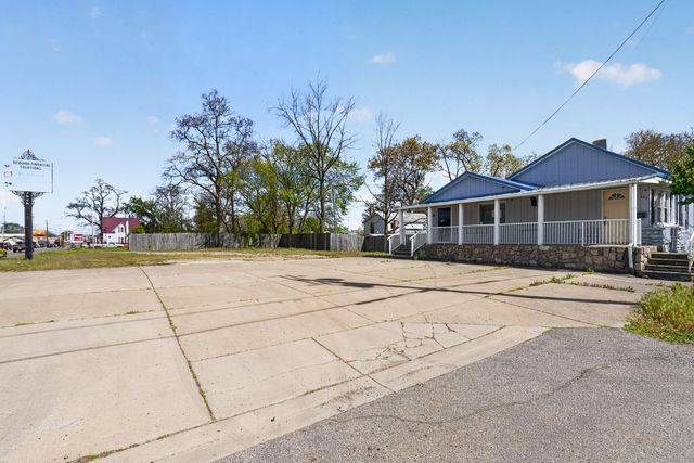 439 W Columbia Avenue, Battle Creek, MI 49015