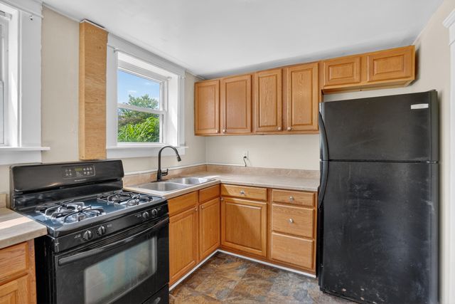 439 W Columbia Avenue, Battle Creek, MI 49015
