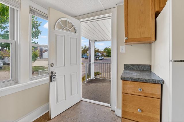 439 W Columbia Avenue, Battle Creek, MI 49015