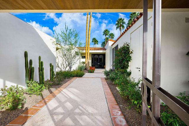 49150 Della Robia Lane, Palm Desert, CA 92260