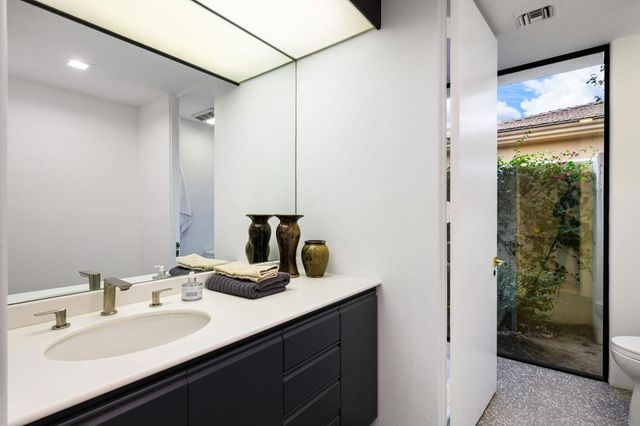 49150 Della Robia Lane, Palm Desert, CA 92260