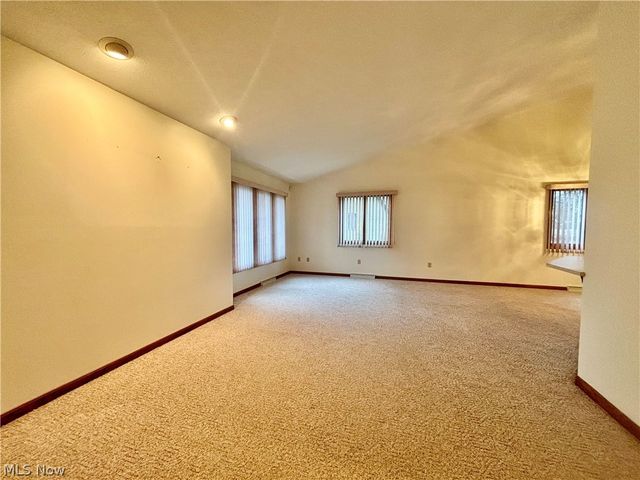 4175 Fawn Trail NE A, Warren, OH 44483