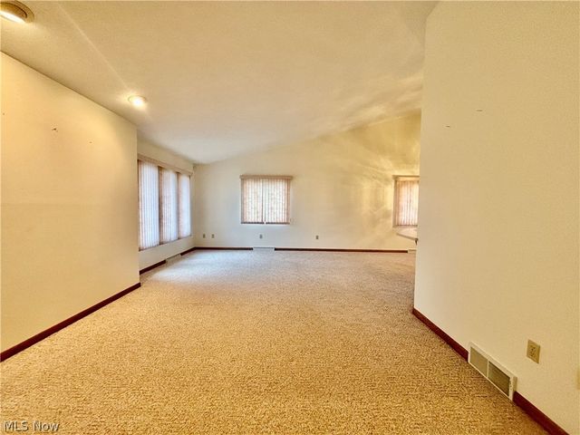 4175 Fawn Trail NE A, Warren, OH 44483