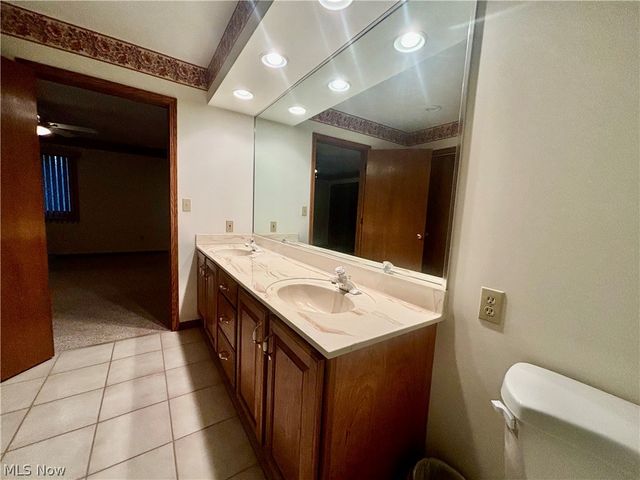 4175 Fawn Trail NE A, Warren, OH 44483