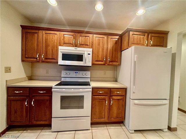 4175 Fawn Trail NE A, Warren, OH 44483