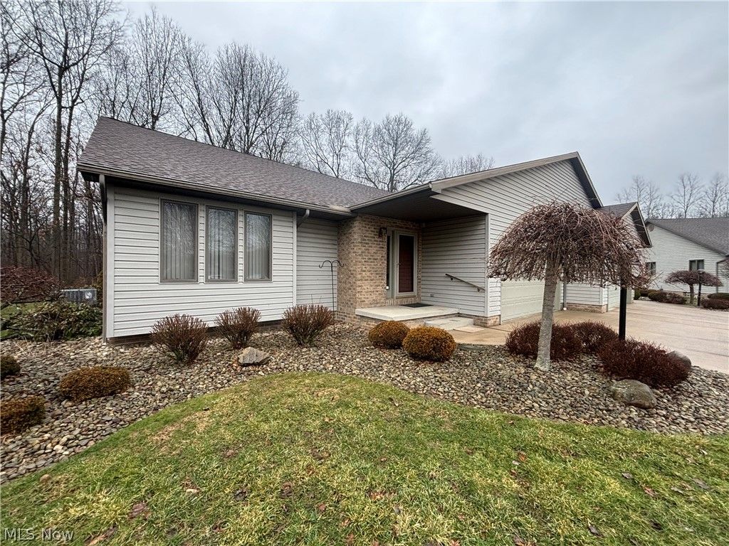 4175 Fawn Trail NE A, Warren, OH 44483
