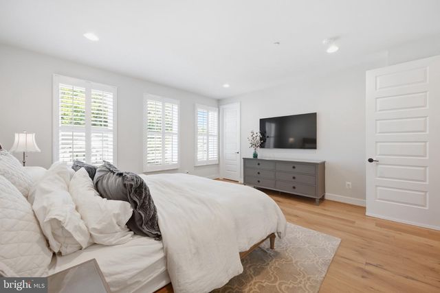 9771 SANVITALIA ST, Bethesda, MD 20817