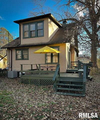 702 W CHERRY Street, Carbondale, IL 62901