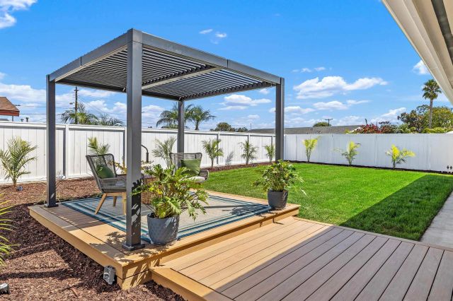 5284 Winthrop St, San Diego, CA 92117