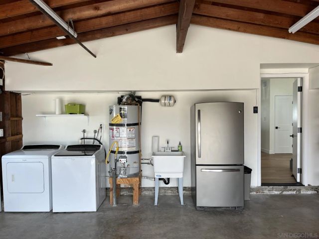 5284 Winthrop St, San Diego, CA 92117