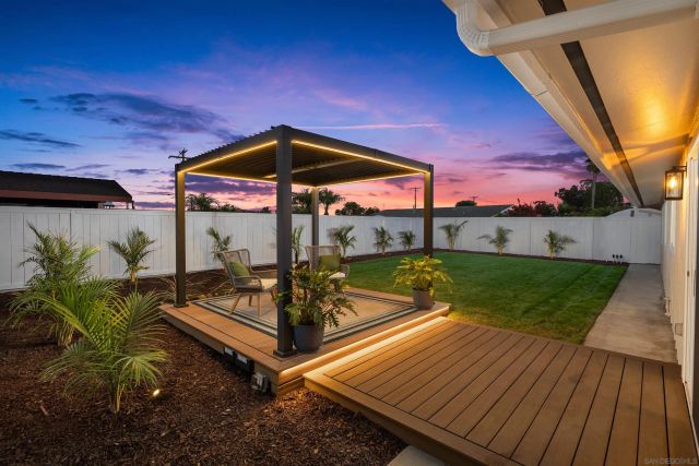 5284 Winthrop St, San Diego, CA 92117