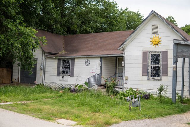 106 S Watson Street, Alvarado, TX 76009
