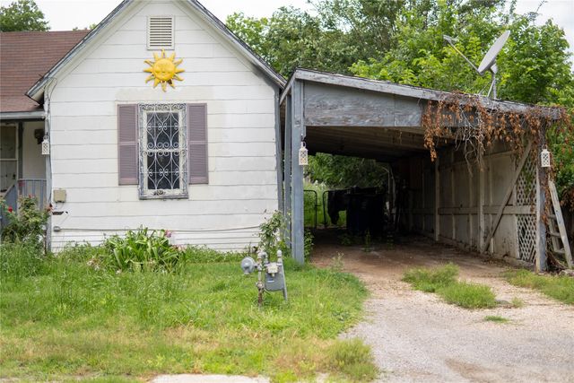 106 S Watson Street, Alvarado, TX 76009