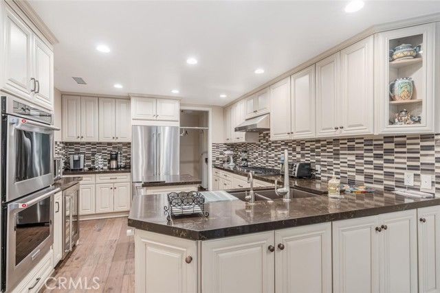 4727 Park Encino 330, Encino (los Angeles), CA 91436