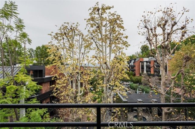 4727 Park Encino 330, Encino (los Angeles), CA 91436