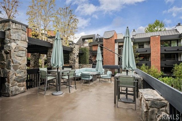 4727 Park Encino 330, Encino (los Angeles), CA 91436