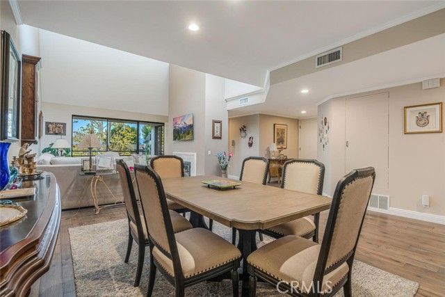 4727 Park Encino 330, Encino (los Angeles), CA 91436