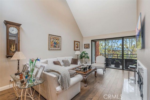 4727 Park Encino 330, Encino (los Angeles), CA 91436