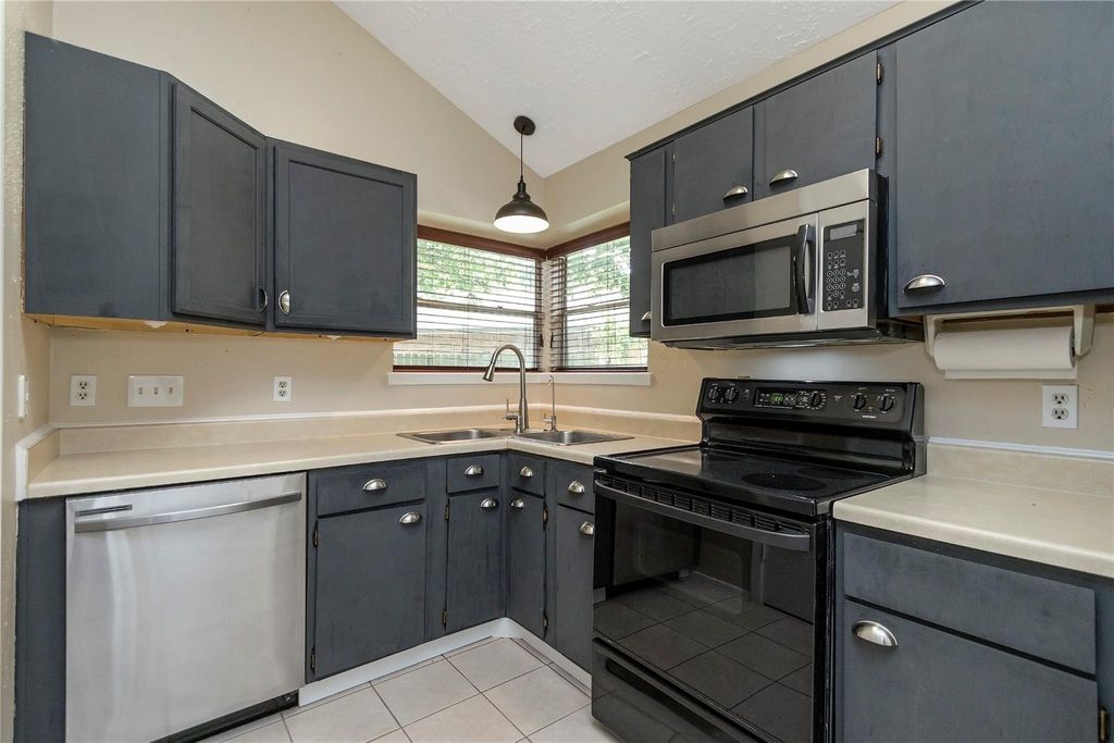 6903 Foxmont Lane, Humble, TX 77338