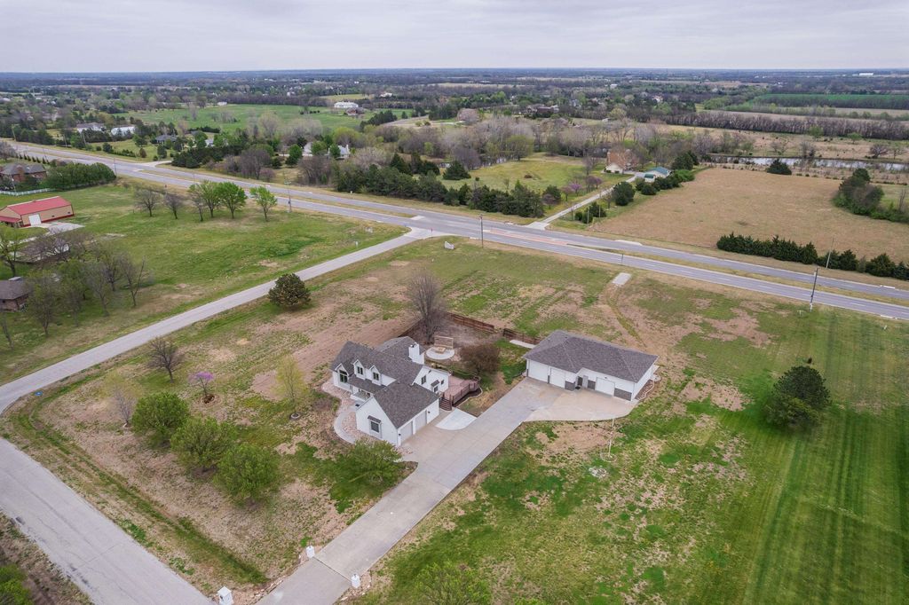 14844 SW Clover Ln, Rose Hill, KS 67133