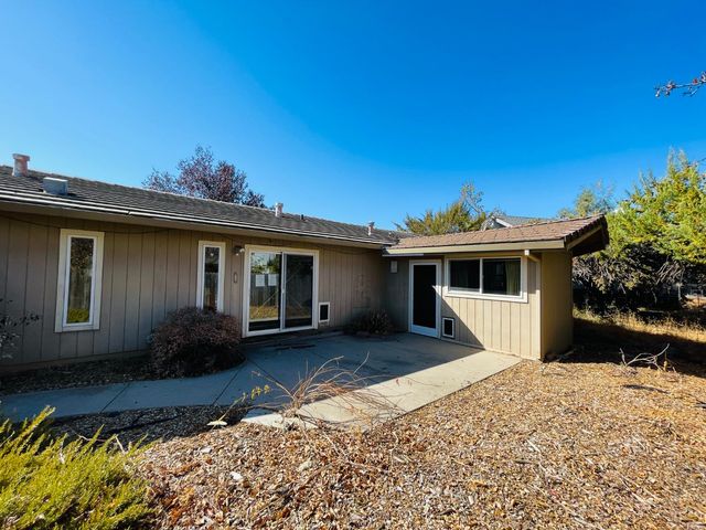 137 Cypress Hill Dr, Grass Valley, CA 95945