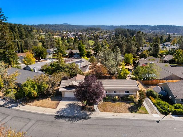 137 Cypress Hill Dr, Grass Valley, CA 95945