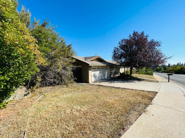 137 Cypress Hill Dr, Grass Valley, CA 95945