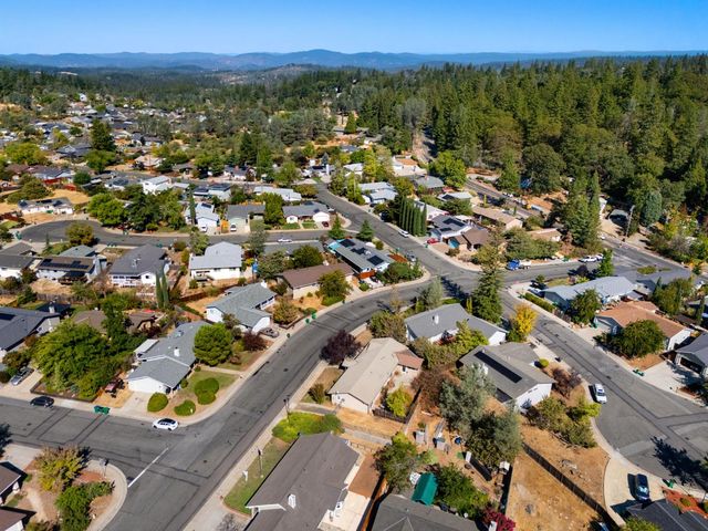 137 Cypress Hill Dr, Grass Valley, CA 95945