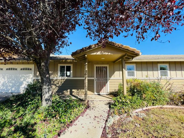 137 Cypress Hill Dr, Grass Valley, CA 95945